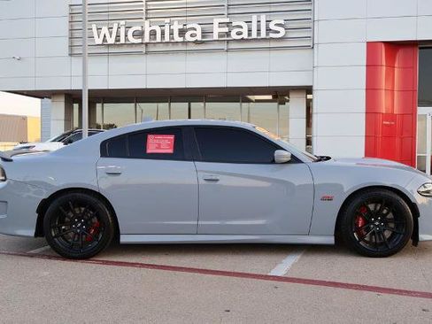 Used 2022 Dodge Charger Scat Pack w/ Dynamics Package RWD image 7