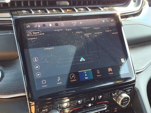 Certified 2023 Jeep Grand Cherokee Overland w/ Advanced Protech Group III AWD/4WD image 19