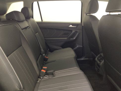 Used 2023 Volkswagen Tiguan SE image 19