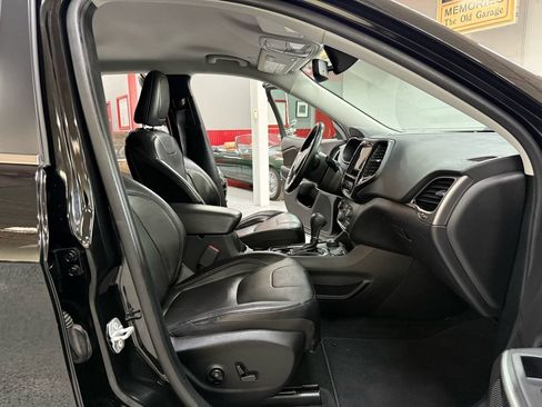 Used 2020 Jeep Cherokee Limited AWD/4WD image 17