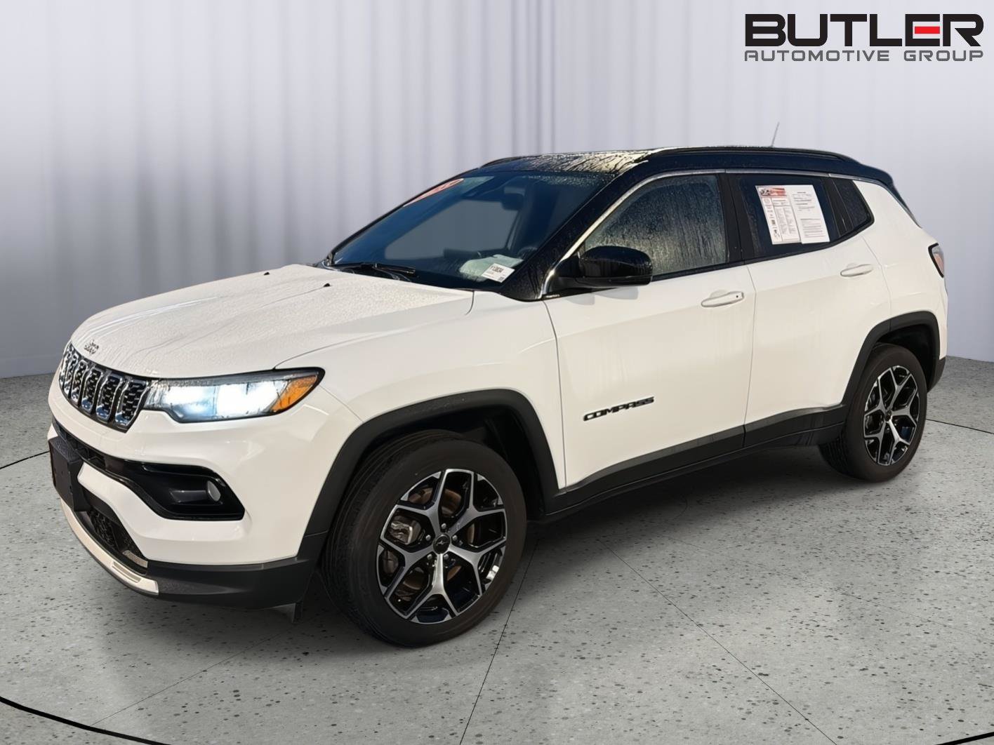 Used 2025 Jeep Compass Limited AWD/4WD image 2