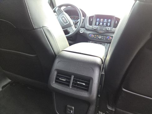 Used 2024 GMC Terrain AT4 AWD/4WD image 23