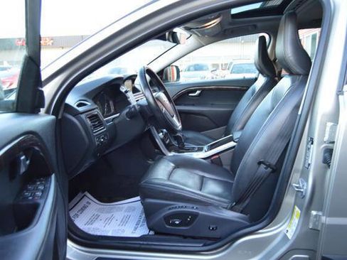 Used 2016 Volvo XC70 T5 Premier w/ Proximity Package image 11