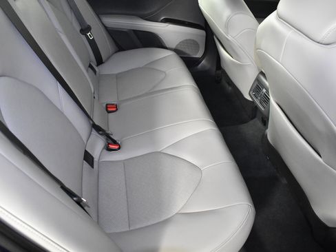 Used 2022 Toyota Camry XLE image 47