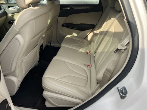 Used 2018 Lincoln MKC Premiere image 25