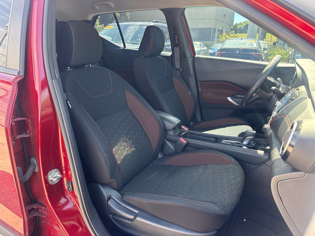 Used 2023 Nissan Kicks SR FWD image 18