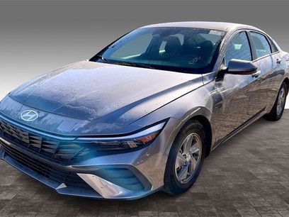 Used 2024 Hyundai Elantra SE