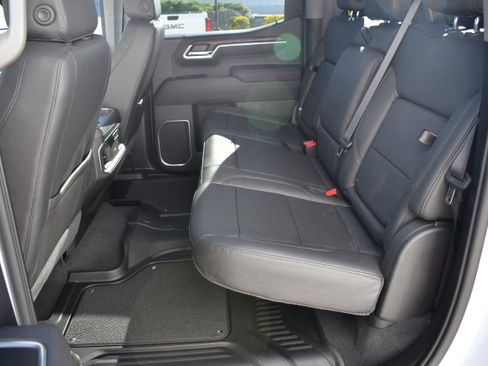 New 2026 GMC Sierra 1500 SLT w/ SLT Premium Plus Package image 30