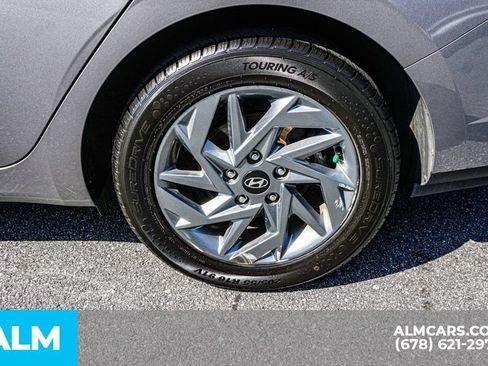 Used 2024 Hyundai Elantra SEL FWD image 16