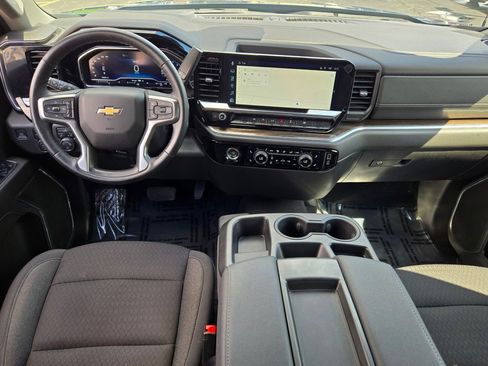 Certified 2024 Chevrolet Silverado 1500 LT AWD/4WD image 18