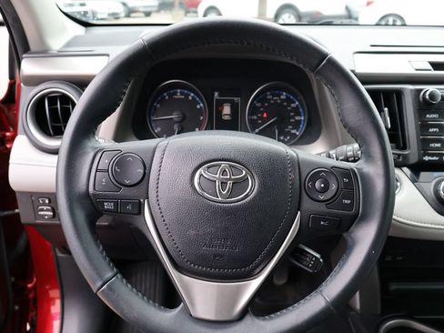 Used 2018 Toyota RAV4 XLE AWD/4WD image 24