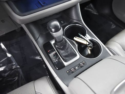 Used 2018 Toyota Highlander image 22