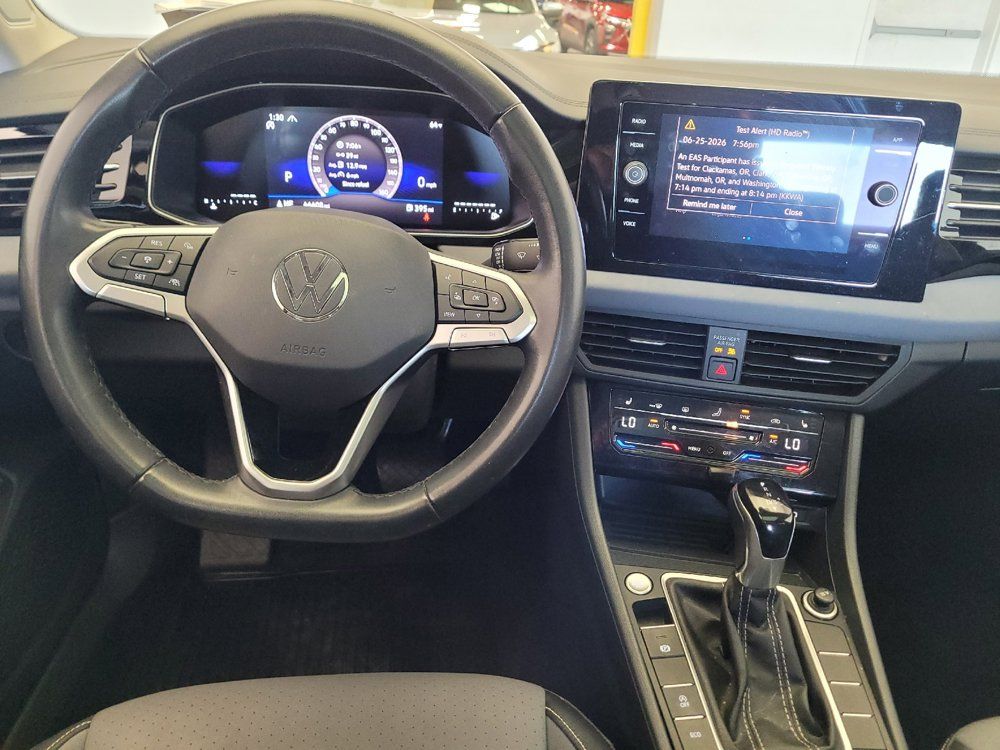 Used 2025 Volkswagen Jetta SE FWD image 22