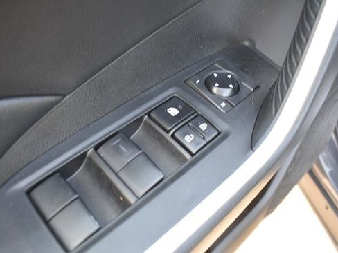 Used 2021 Toyota RAV4 XLE image 13