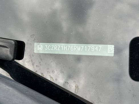 Used 2024 Honda HR-V EX-L image 3