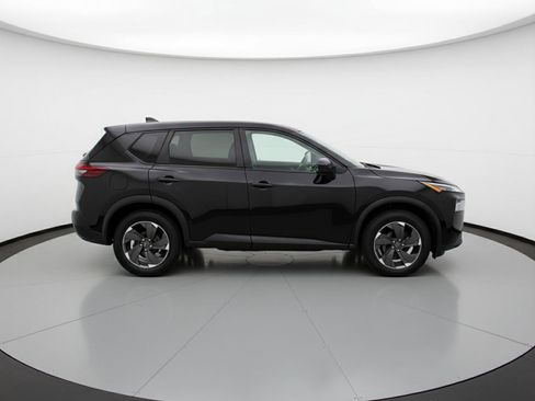 Used 2025 Nissan Rogue SV image 11