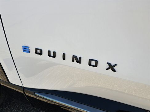 New 2025 Chevrolet Equinox EV RS image 25