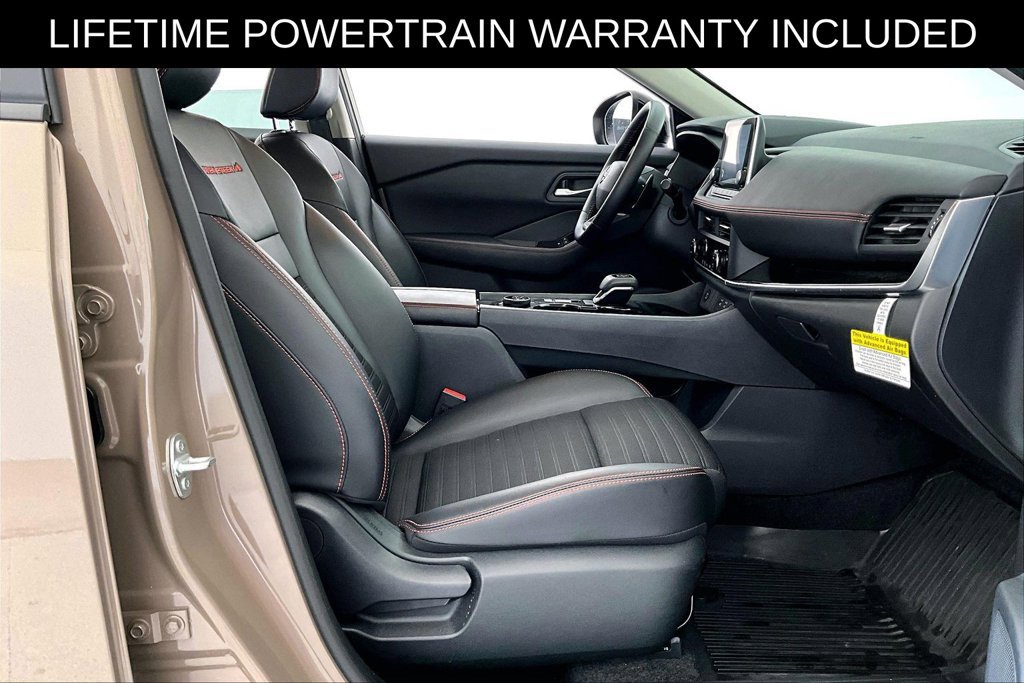 Used 2025 Nissan Rogue SV AWD/4WD image 9