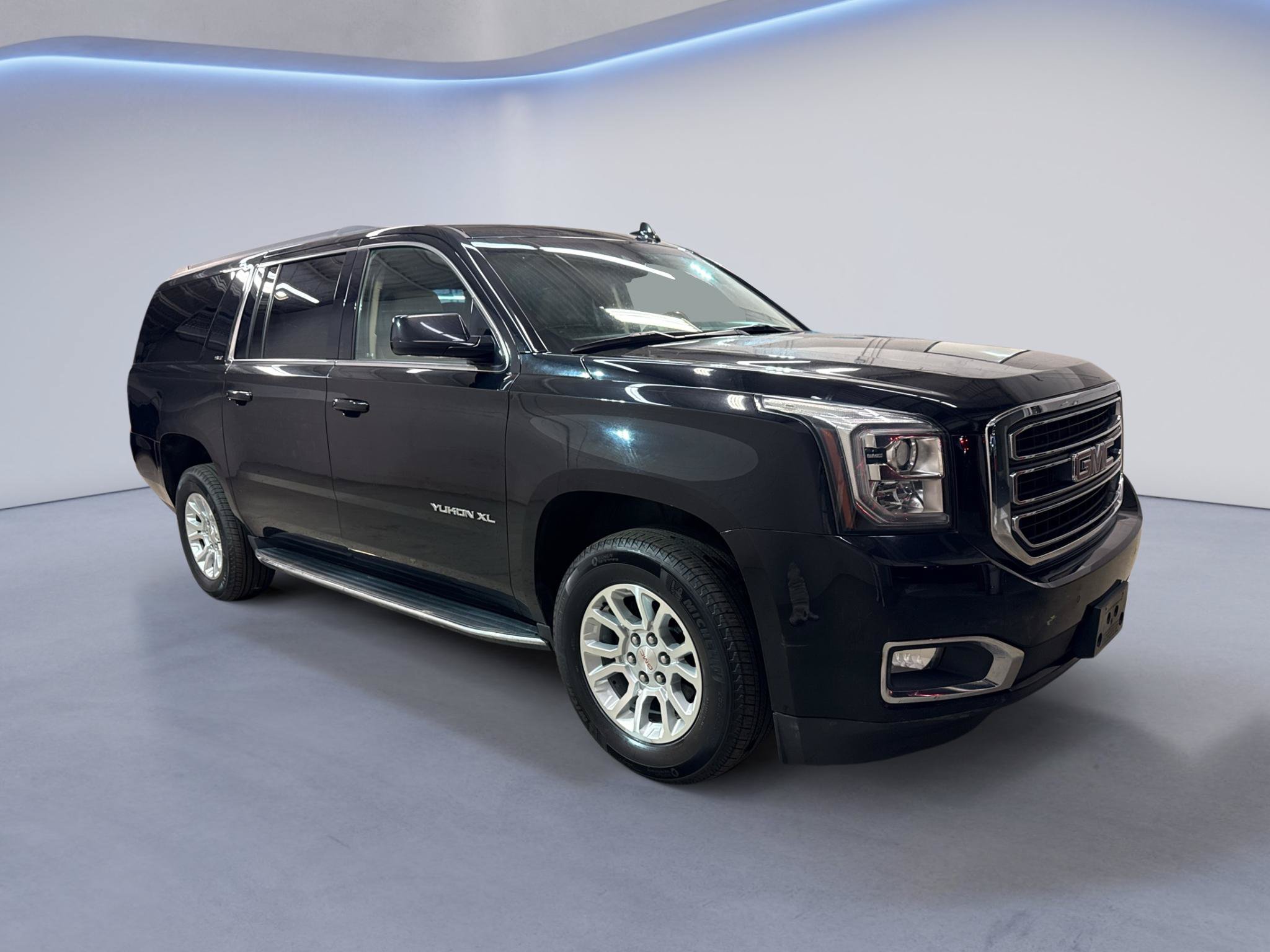Used 2019 GMC Yukon XL SLT w/ Open Road Package AWD/4WD image 1