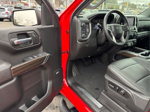 Certified 2022 Chevrolet Silverado 1500 RST w/ Rally Edition image 8