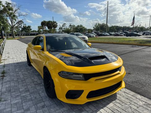 Used 2020 Dodge Charger Scat Pack RWD image 3