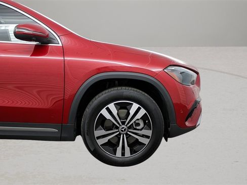 Used 2025 Mercedes-Benz GLA 250 image 13