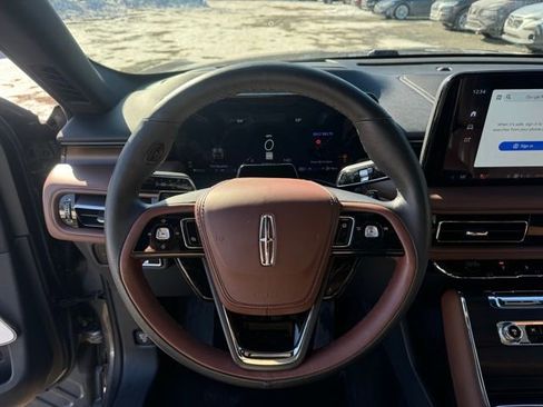 Used 2025 Lincoln Aviator Reserve w/ Luxury Package AWD/4WD image 21