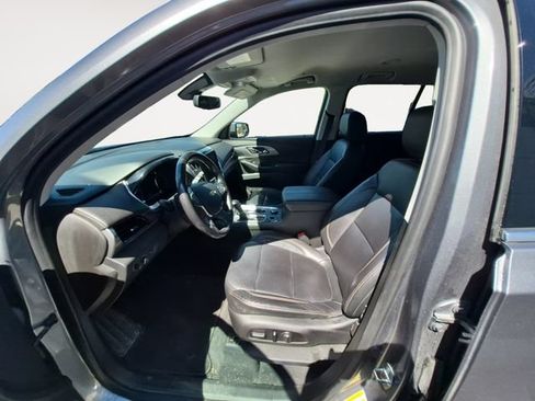 Used 2019 Chevrolet Traverse LT w/ LT Premium Package FWD image 9