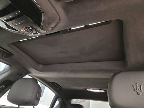 Used 2023 Maserati Quattroporte GT RWD image 18