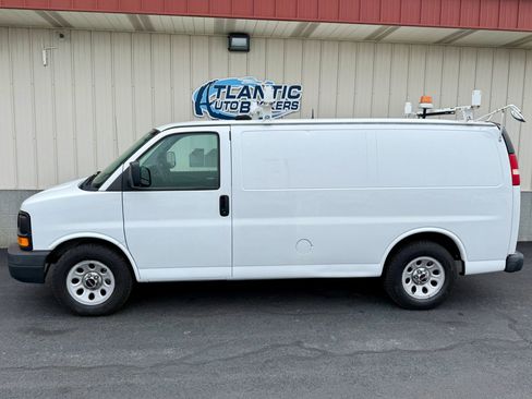 Used 2013 GMC Savana 1500 AWD image 2