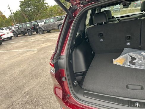 New 2026 Jeep Grand Cherokee Limited image 31