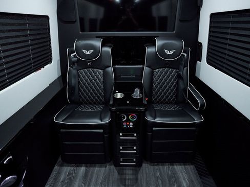 Used 2017 Mercedes-Benz Sprinter 3500 image 61