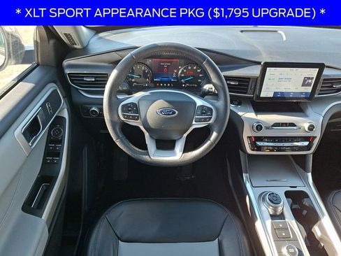 Used 2022 Ford Explorer XLT w/ Equipment Group 202A image 12