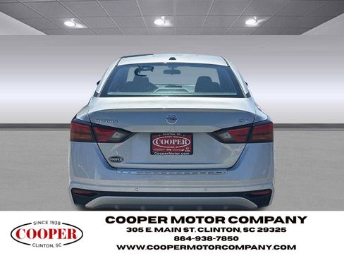 Used 2022 Nissan Altima 2.5 SV FWD image 4