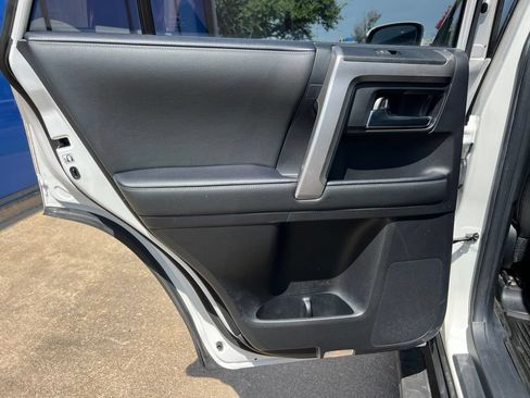 Used 2020 Toyota 4Runner SR5 Premium RWD image 22