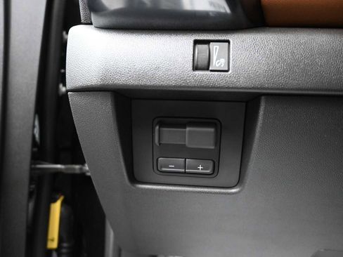 New 2025 GMC Canyon AT4 w/ Nightfall Edition image 15