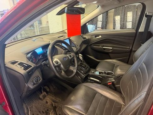 Used 2015 Ford Escape Titanium w/ Equipment Group 301A AWD/4WD image 10