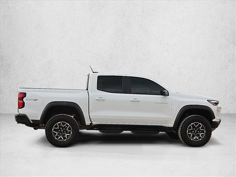 Used 2024 Chevrolet Colorado ZR2 w/ Technology Package AWD/4WD image 4