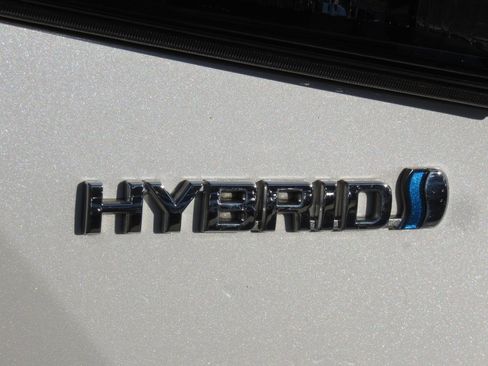 Certified 2021 Toyota Highlander XLE image 8