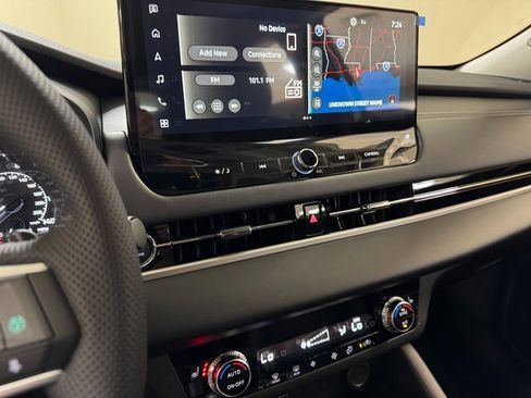 New 2025 Mitsubishi Outlander SE image 14