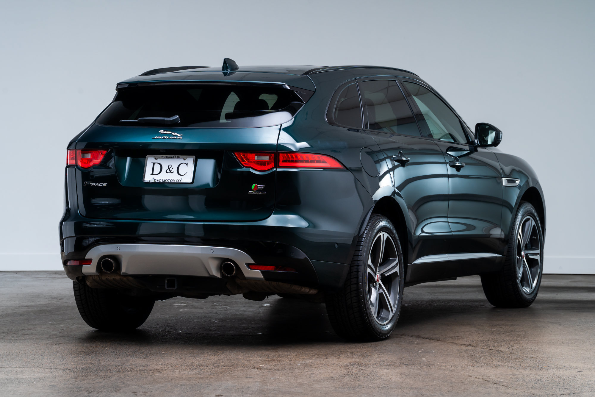 Used 2017 Jaguar F-PACE S AWD/4WD image 7