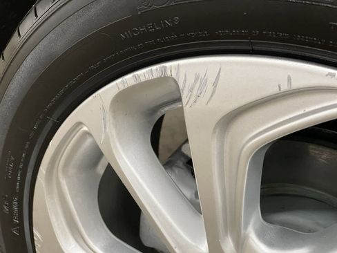 Used 2023 Chevrolet Bolt EUV LT image 32