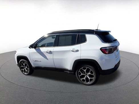 Used 2025 Jeep Compass Limited image 10