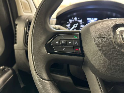 Used 2025 RAM ProMaster 2500 w/ Convenience Group FWD image 18