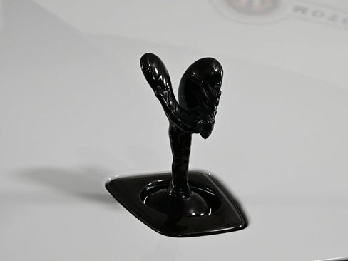 Used 2023 Rolls-Royce Ghost Black Badge w/ Black Badge Ghost Package image 39