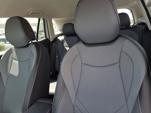 New 2026 Volkswagen Tiguan SE FWD image 11