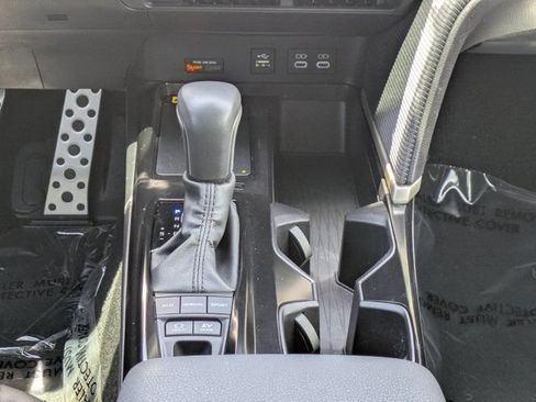 Used 2025 Toyota Camry SE FWD image 18