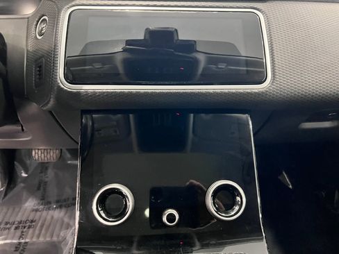 Used 2018 Land Rover Range Rover Velar S AWD/4WD image 19