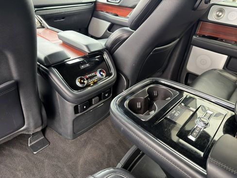 Used 2020 Lincoln Navigator Reserve w/ Equipment Group 208A Reserve image 19