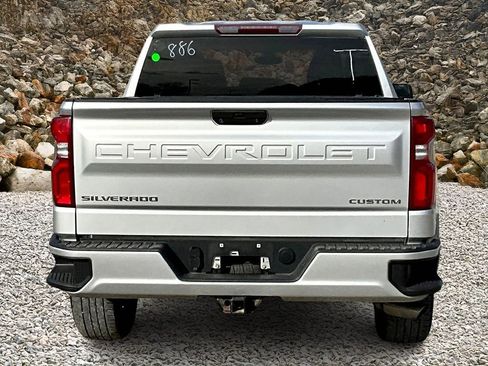 Used 2021 Chevrolet Silverado 1500 Custom image 4